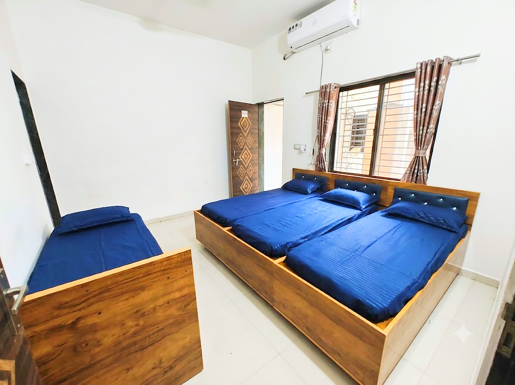 4 sharing room at Shivam PG, boys PG in Prahlad Nagar, Ahmedabad