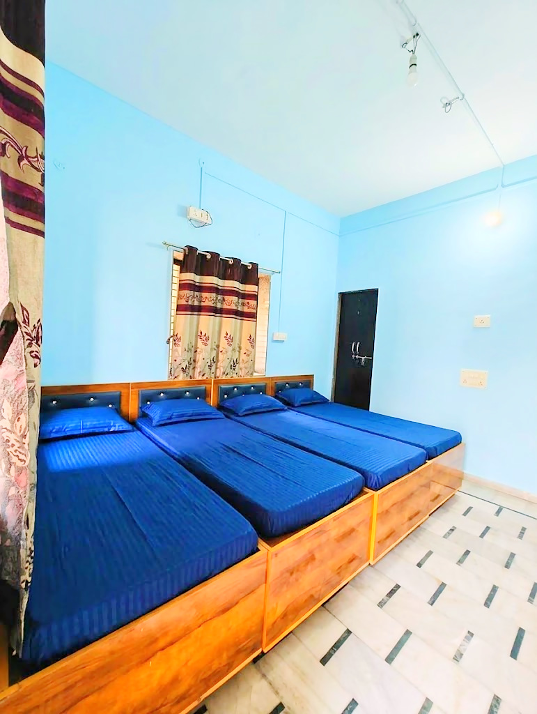 4 sharing room at Shivam PG, boys PG in Prahlad Nagar, Ahmedabad