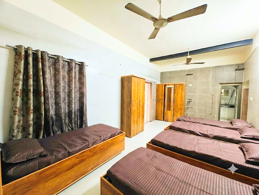 5 sharing room at Shivam PG, boys PG in Prahlad Nagar, Ahmedabad