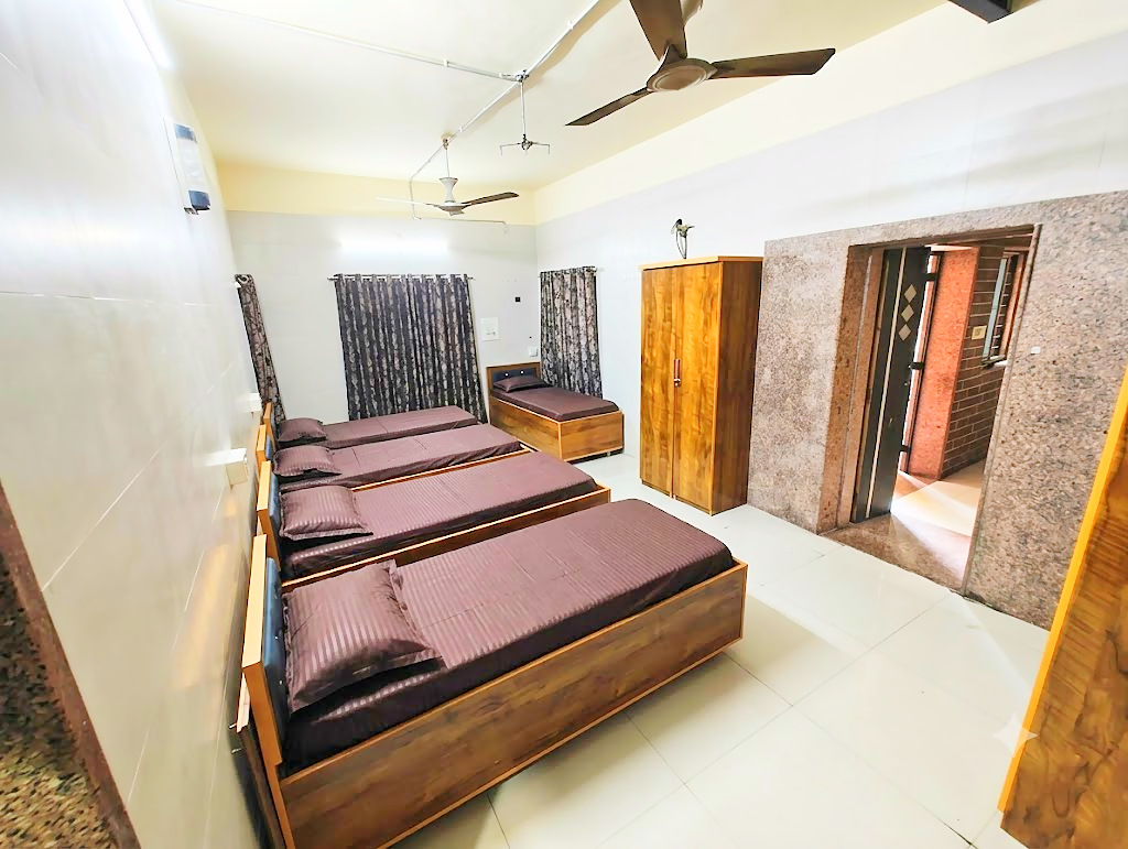 5 sharing room at Shivam PG, boys PG in Prahlad Nagar, Ahmedabad